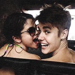 Love them Justin Selena, Bieber Selena, Justin Bieber Selena Gomez, 2010s Aesthetic, Justin Bieber And Selena, 2013 Swag Era, Selena Gomez Photos, Justin Bieber Photos, Justin Bieber Pictures