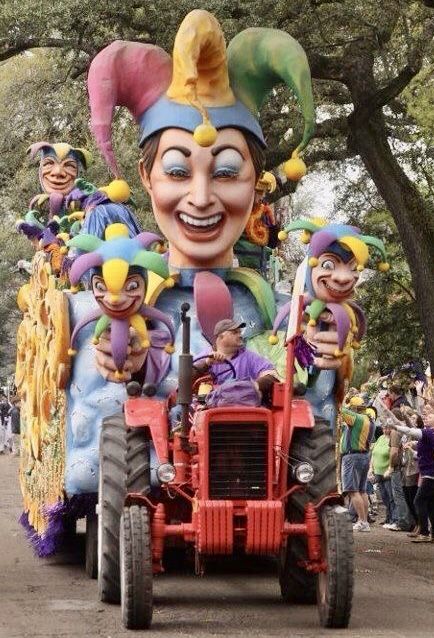 Mardi Gras Throws, Mardi Gras Float, Louisiana Swamp, Mardi Gras Crafts, Mardi Gra, Mardi Gras Parade, Mardi Gras Costumes, Ash Wednesday, Parade Float