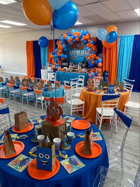 Finding Nemo Table Decorations, Finding Nemo Birthday Party Ideas Centerpieces, Nemo Themed Birthday Party Decoration, Finding Nemo Baby Shower Ideas, Finding Nemo First Birthday, Finding Nemo Birthday Party Ideas, Finding Nemo Theme, Nemo Baby Shower