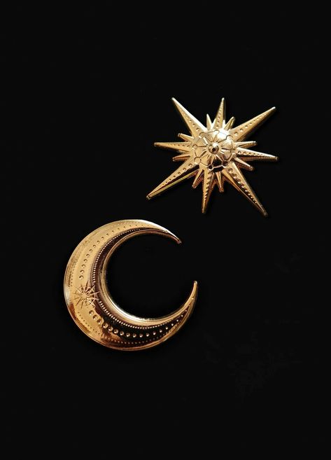 Nerevarine Aesthetic, Talisman Aesthetic, Star Jewellery, Moon Clothing, Star 3d, Brooch Wedding, Pin Card, Gold Aesthetic, Gold Pin