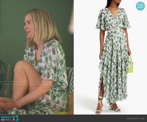 Susannah’s floral flutter sleeve dress on The Summer I Turned Pretty. Outfit Details: https://wornontv.net/374781/ Susannah Fisher, Rachel Blanchard, White Overalls, The Summer I Turned Pretty, White Gowns, Pretty Clothes, Flutter Sleeve Dress, Floral Maxi, Outfit Details