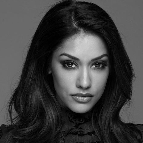 Manfred Baumann on Instagram: "Janina Gavankar - American actress & musician #thewayback #trueblood #bigsky #borderlands #sleepyhollow #starwars #farcry4 #themandalorian #janinagavankar #makeup by @nellybaumann @janina @leicacamerausa @leica_camera" Janina Gavankar, Far Cry 4, Leica Camera, The Way Back, Sleepy Hollow, True Blood, Borderlands, Big Sky, Disney Dream