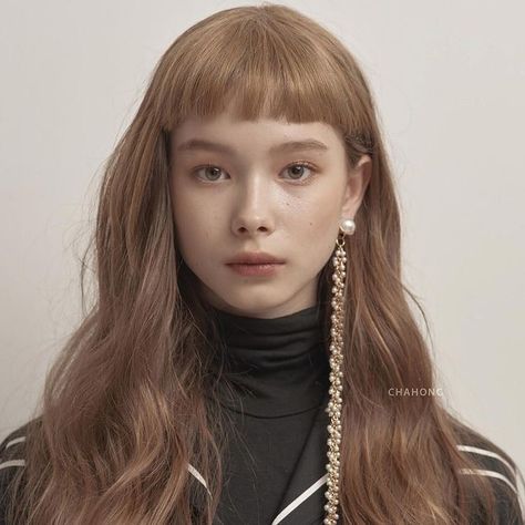 Lisa Tebeneva (@lisatebeneva) • Instagram photos and videos Lisa Tebeneva, Long Asymmetrical Hairstyles, 앞머리 스타일, Good Dye Young, Blonde Asian, Asian Short Hair, Tone Hair, Dye My Hair, Hair Reference