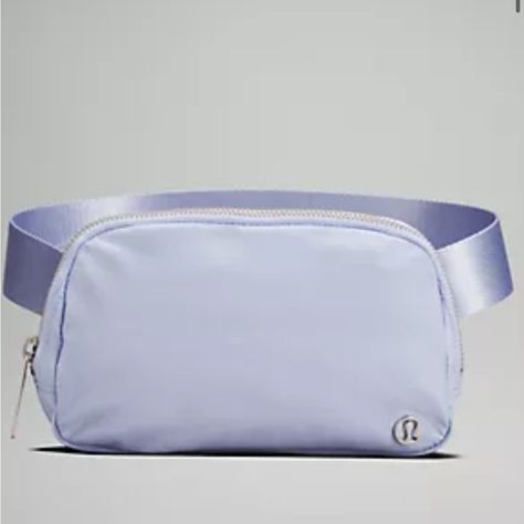 Lululemon Belt Bag New Without Tags Lululemon Waist Bag, Preppy Belt Bag, Lululemon Belt Bags, Lululemon Christmas, Lululemon Wishlist, Teen Christmas Wishlist, Lululemon Stuff, Preppy Lululemon, Lulu Bag