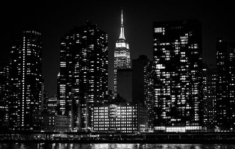 Nye Aesthetic New York, New York Night View, Nye Aesthetic, Black Dark Aesthetic, Deception Trilogy, City Skyline Night, Skyline Night, New York City Night, Aesthetic New York