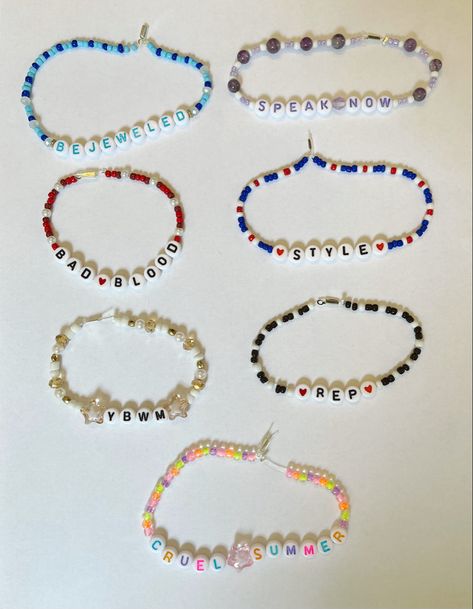 Eras Tour Bracelets, Taylor Swift Bracelets, Swift Bracelets, Friendship Bracelets Easy, Cute Friendship Bracelets, Taylor Swift Tour Outfits, Friendship Bracelets With Beads, Friendship Bracelets Designs, Clay Bracelet