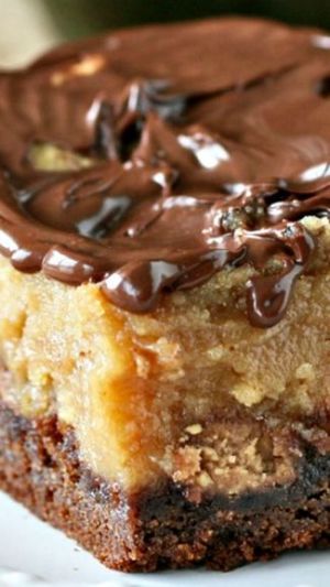 Cookboum Ooey Gooey Butter Cake Recipe, Gooey Butter Cake Recipe, Deserturi Raw Vegan, Ooey Gooey Butter Cake, Cheesecake Squares, Turtle Cheesecake, Gooey Butter Cake, Butter Cake Recipe, Ooey Gooey