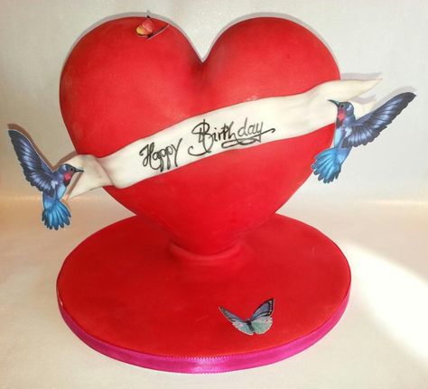 Standing Heart Cake, Heart Cake Tutorial, Red Velvet Cake Decoration, Cake Valentine, Chocolate Heart Cakes, Anti Gravity Cake, Cake Structure, Gravity Defying Cake, Gravity Cake