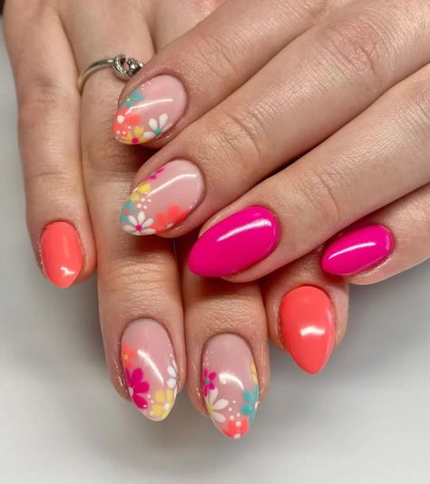 65 Cute 2022 Nails to Inspire You Floral Tip Nails, Summer Nails 2023, Engagement Nails, Nails Art Designs, Summer Gel Nails, Manicure Inspiration, Floral Nail Designs, Nails Makeup, Nails 2023