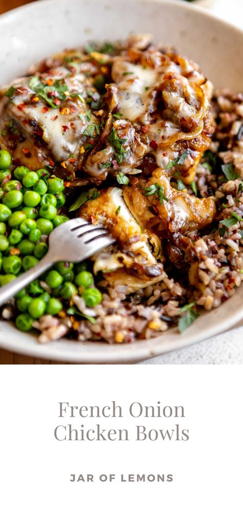 French onion chicken in a white bowl. Chicken Bowls, French Onion Chicken, Onion Chicken, Healthy Bowls, Quick Weeknight Meals, Wild Rice, French Onion Soup, French Onion, Onion Soup