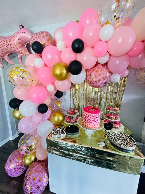 Cheetah Print Party, Cheetah Party, Cheetah Birthday, Leopard Birthday, 7th Birthday Party Ideas, Wild Birthday Party, Pink Birthday Party, Pink Cheetah, Surprise Party