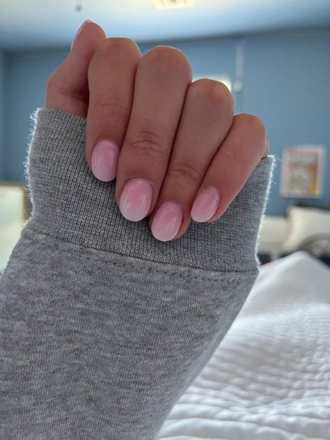 Short Dip Ombre Nails, Pink Ombre Dip Nails Short, Pink Ombré Gel Nails, Short Matte Pink Nails, Ombre Nails Oval Shape, Super Short Pink Nails, Ombre Round Nails, Hombre Pink Nails, Round Acrylic Nails Short