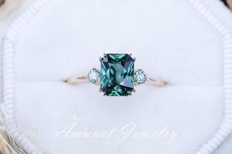 Teal Stone Engagement Ring, Engagement Sapphire Rings, Peacock Sapphire Engagement Ring, Sapphire Ring Engagement, Blue Green Sapphire Ring, Teal Sapphire Ring, Teal Sapphire Engagement Ring, Montana Sapphire Engagement Ring, Green Montana