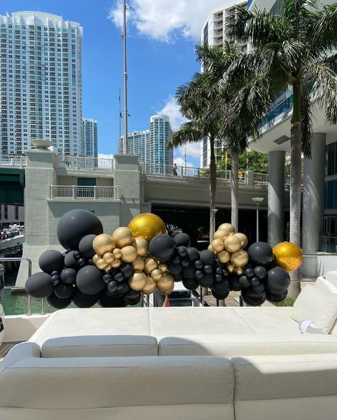 Yacht Balloon Decoration, Decor Balloons, 40th Birthday Decorations, A Yacht, Balloon Flowers, Flower Decor, 40th Birthday, Balloon Decorations, Birthday Decorations