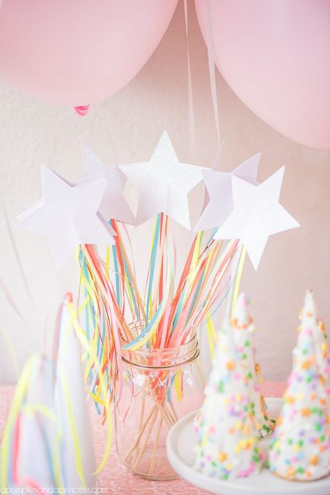 Shimmery pink and gold Unicorn Birthday Party – unicorn party ideas, food and decorations. #birthdayparty #kidsbirthday #unicorn #unicornparty #sprinkles #stars 4de Verjaardag, Unicorn Party Food, Unicorn Birthday Party Decorations, Rainbow Unicorn Party, Unicorn Themed Birthday Party, Rainbow Unicorn Birthday, Unicorn Party Favors, Unicorn Party Decorations, Unicorn Birthday Party