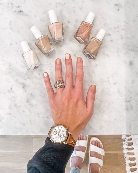 Erin | Cotton Stem on Instagram: "Talking polish + podcasts in stories today — I need your help building a menu, so go let me know! These are @essie gel colors (not sponsored 😉)—love the first and second from the left! *Pre-Show Jitters *Buttoned and Buffed *Lace Me Up *Tailor Made for Love *At the Barre All time favorite nail polish color? 👇🏼" Opi Soft Shades, Essie Gel Polish, Neutral Nail Polish Colors, Pink Nail Polish Colors, Chic Nail Designs, Pink Nail Colors, Spring Nail Polish, Essie Polish, Gel Colors