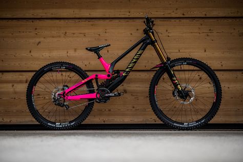 Canyon Mtb, Canyon Bike, Best Mtb, Bicycle Paint Job, Electric Dirt Bike, Bicycle Painting, Downhill Bike, Cycling Adventures, Downhill Mtb