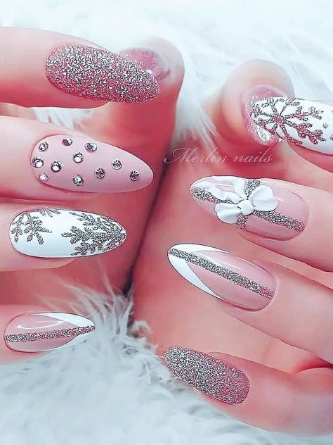 Angelic Nails, Nyc Christmas, Airbrush App, Cute Christmas Nails, Photo Edited, Cute Christmas, Beauty Nails, Simple Nails, Christmas Nails