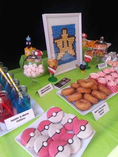 Video Game Birthday Party Ideas Video Game Themed Party Food, Video Game Themed Food, Gamer Birthday Party Food, Video Game Party Snacks, Video Game Food Ideas, Video Game Snacks, Gamer Girl Birthday Party Ideas, Video Game Baby Shower Ideas, Video Game Birthday Party Food