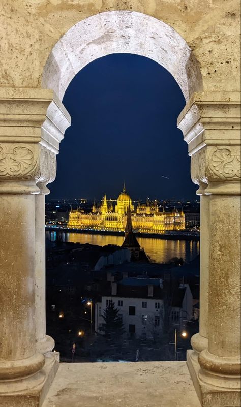 Budapest Hungary Aesthetic, Aesthetic Budapest, Budapest Summer, Hungary Aesthetic, Budapest Vacation, Budapest Aesthetic, Budapest Parliament, Budapest City, Building Aesthetic