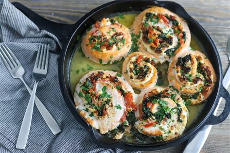 Salmon Pinwheel, Salmon Pinwheels, Best Salmon, Cook Salmon, Spinach Tomato, Pinwheel Recipes, Pescatarian Recipes, Healthy Comfort Food, Cooking Salmon