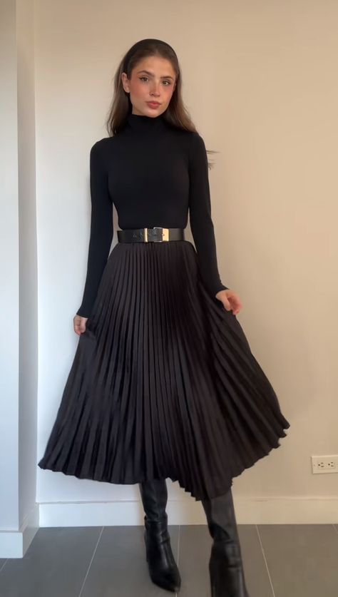 Skirt With Belt Outfit, Interview Outfit Skirt, Intern Outfit, Black Skirt With Belt, Black Blouse Outfit, Monotone Outfit, Skirt Boots Outfit, Satin Blouse Outfit, Circle Skirt Outfits