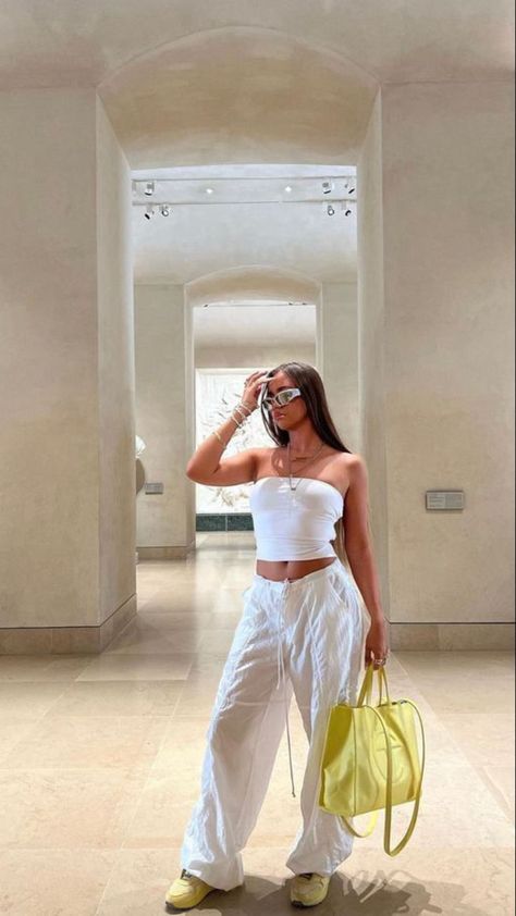 Streetwear Fashion Hot Weather, Fashion Killa Classy, All White Outfit Ideas, White Outfit Ideas, All White Party Outfits, White Party Outfit, Holiday Outfits Summer, Clueless Fashion, Party Outfit Ideas