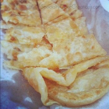 Roti {Traditional Thai Pancake} Roti Thai, Thai Pancakes, Thai Recipes Dessert, Lao Food, Thai Desserts, Chocolate Crepes, Crepes And Waffles, Laos Food, Roti Recipe