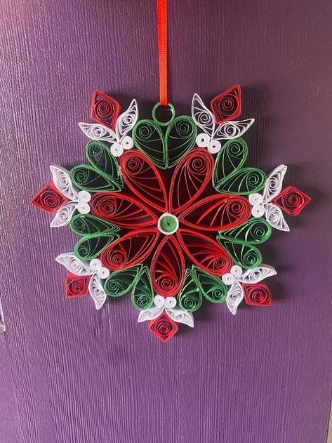 Christmas Quilling Cards, Diy Quilling Christmas, Quilling Ornaments, Free Quilling Patterns, Quilling Patterns Tutorials, Quilled Snowflakes, Quilling Letters, Quilling Animals, Paper Quilling Tutorial