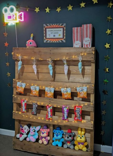 Crafty Fun Group | I set up this "concession stand" using an old pallet for my son's movie night themed birthday party | Facebook Movie Night Themed Birthday Party, Movie Snack Bar, Concession Stand Ideas, Movie Theme Birthday Party, Snack Shack, Movie Snacks, Kids Birthday Themes, Fun Group, Concession Stand