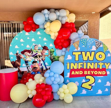 Two Infinity and Beyond 🚀 . . . . . . . . #balloonbouquet #balloonbouquets #partydecor #balloons #balloongarland #phoenixaz #partysetup #party #birthdaydecor #birthdayparty #festa #balloonhacks #balloongarlandsdiy #balloongarlnddiy #diy #ballooncolumns #partytable #twoinfinity #buzz #woody #toystoryparty To Infinity And Beyond Party, Balloon Hacks, Balloon Business, Party Setup, Toy Story Birthday, Toy Story Party, Balloon Columns, Birthday Decor, To Infinity And Beyond