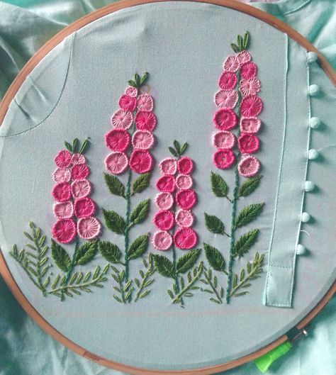 Laizy Daizy Design Embroidery Pattern, Laizy Daizy Design Embroidery, Eyelet Embroidery Design, Basic Hand Embroidery Stitches, Simple Hand Embroidery Patterns, Diy Embroidery Designs, Hand Embroidery Patterns Flowers, Hand Embroidery Videos, Hand Embroidery Tutorial