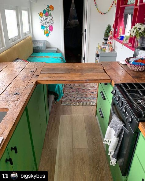 Skoolie Builds on Instagram: “What a beautiful countertop! Very jealous of this kitchen setup!  Also I would like to apologize for the EXTREME lack of posts. I have been…” Skoolie Kitchen Cabinets, Short Skoolie Floor Plan, Skoolie Layout Floor Plans, Skoolie Kitchen, Bus Renovation, Skoolie Ideas, Bus Build, Skoolie Conversion, Kitchen Pop