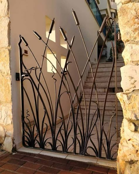 Metal Garden Gate Ideas, Metal Gates Design Entrance, Stone Gate Entrance, Iron Gates Design, Garden Gates Ideas, Garden Gate Ideas, Metal Gates Design, Wrought Iron Garden Gates, Metal Garden Gates