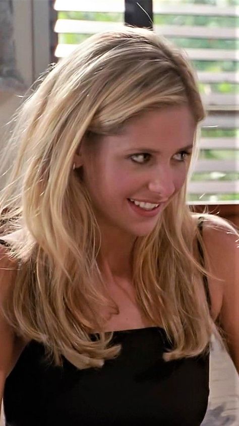 Buffy Summers Hair, Buffy Hair, Sarah Michelle Gellar Buffy, Buffy Style, Always On Time, Michelle Gellar, Van Helsing, Buffy Summers, Vogue Beauty