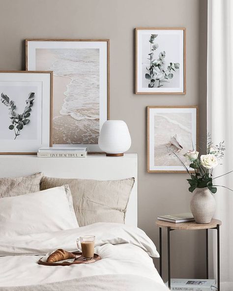 Instagram Bedroom Inspirations Nature, Desenio Posters, Poster Grafico, Small Gallery Wall, Design Ložnic, Oak Picture Frames, Large Gallery Wall, Gallery Wall Bedroom, Calming Bedroom