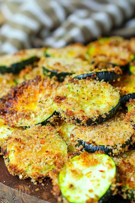 Golden Air Fryer Zucchini Air Fryer Courgette, Zucchini Air Fryer Recipes, Air Fryer Recipes Vegetables, Air Fryer Zucchini, Dessert Smoothie, Bread Snacks, Soup Dinner, Salad Side Dishes, Smoothie Shakes