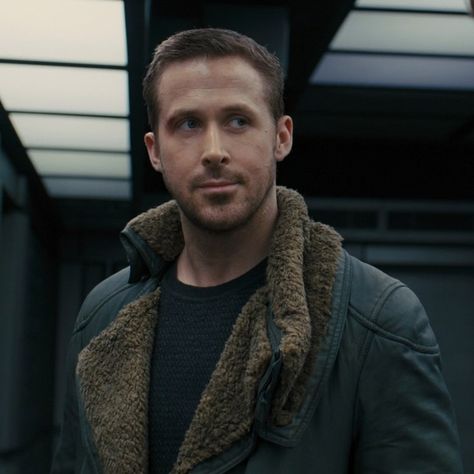 Actor Ryan Gosling as Officer K in "Blade Runner 2049 (2017)". Blade Runner 2049 Icons, Officer K Blade Runner, Ryan Gosling Icon, Ryan Gosling Blade Runner 2049, Ryan Gosling Blade Runner, Officer K, Bladerunner 2049, Ryan Thomas, Cheek Fillers