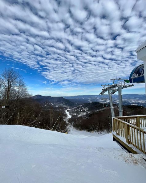 Massanutten Resort is THE place to be. 📍: Massanutten Resort 📸: @mr_mini13 #VacationVillage #massanuttenresort #massanutten #virginia #traveling #vacationtime #VacationMode #fireplace #lovetotravel #getaway #vacation #staycation Massanutten Virginia, Wequassett Resort, Chestnut Mountain Resort, Loews Sapphire Falls Resort, The Homestead Resort Virginia, Massanutten Resort, Family Friendly Resorts, Vacation Tops, Florida Resorts