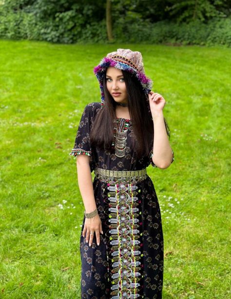 #yemen #yemeni #traditionaldress #culture #اليمن #middleeast Yemeni Dress, Yemen, Traditional Dresses, Dresses, How To Wear