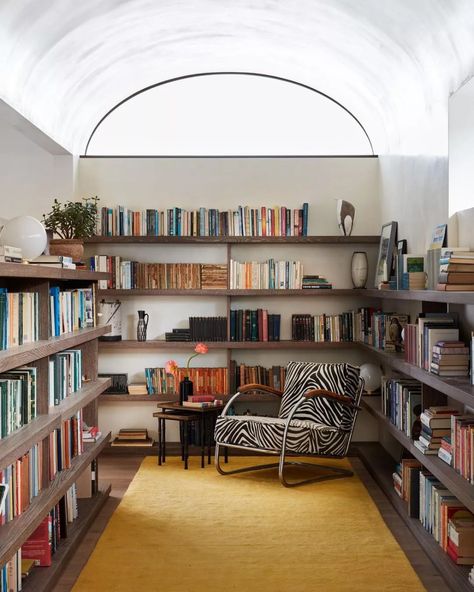 21 Unique Modern Home Ideas for Inspiration | Extra Space Storage Home Library Design Ideas, Studio Ashby, Extra Space Storage, Seaside House, Home Library Design, Brighton Beach, Modern Staircase, Estantes Flotantes, Library Design