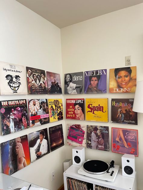 Vinyls, Records, Design, Aesthetic, Room Ideas, Home Ideas, Music, Wall, Home, House, Room At Home Recording Studio Aesthetic, Vynil Room Aesthetic, Vinyl Records On Wall Aesthetic, Vynil Record Wall Decor Ideas, Vynil Wall Aesthetic, Vinyl Decor Ideas Wall, Vinyls On Wall Aesthetic, Vynil Record Aesthetic, Aesthetic Rooms Led Lights