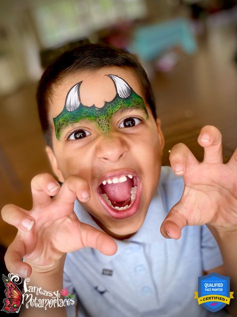 Dinasour Makeup Halloween, T Rex Face Paint Easy, Dinasour Face Painting, Dragon Face Paint Easy For Kids, Velociraptor Face Paint, Dinosaur Makeup Halloween, Simple Dragon Face Paint, Godzilla Face Paint, Dinosaur Makeup Kids