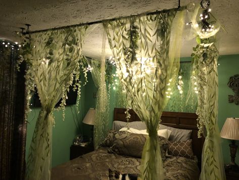 Mushroom Bed Canopy, Woodland Goth Bedroom, Room Ideas Forest Aesthetic, Woodland Aesthetic Bedroom, Forest Themed Bedroom Adult, Forest Living Room Aesthetic, Dark Forest Aesthetic Bedroom, Fairycore Tapestry, Enchanted Forest Bedroom Decor