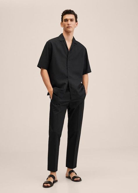 Mango Man Outfit, Slim Boys Outfit, Black Pants Outfit Men, Boys Dressing Style, Korean Outfits Men, Polo Outfit Men, Mens Work Outfits, Slim Fit Pants Men, Black Pants Outfit