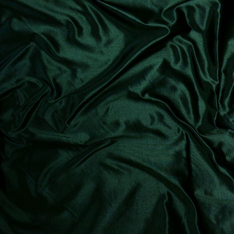 Silky Bed Sheets, Narcissa Black, Silk Bed Sheets, Green Academia, Green Sheets, Dark Green Aesthetic, Satin Sheets, Slytherin Aesthetic, Silk Bedding