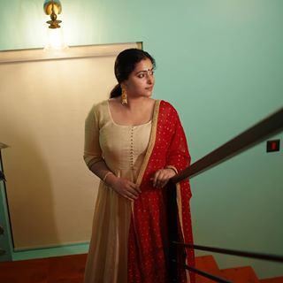 Anu Sithara, Saree Photoshoot, Indian Models, Stunning Outfits, Young And Beautiful, Indian Beauty Saree, Desi Beauty, Beautiful Photo, Slot Gacor