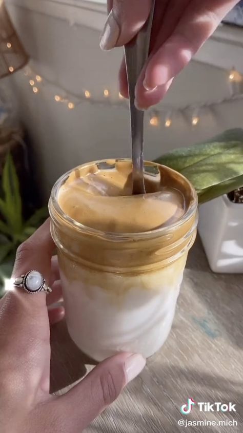 Easy Coffee Drinks Recipes, Whipped Coffee, Cold Coffee Recipes, Easy Coffee Recipes, Starbucks Drinks Recipes, Homemade Coffee, Coffee Recipe, Coffee Drink Recipes, Ice Coffee Recipe