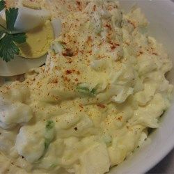 Moms Mashed Potato Salad - Allrecipes.com Mashed Potato Salad, Southern Potato Salad, Potato Salad Dressing, Potato Salad Recipe Easy, Potato Salad Healthy, Potato Salad With Egg, Fluffy Mashed Potatoes, Bacon Potato Salad, Easy Potato Salad