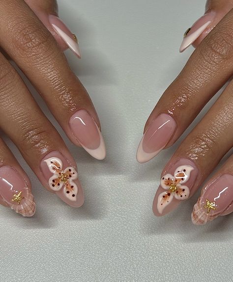 🥥🥥 - - - #nailsofinstagram #gelxnails #summernails #fresnonails #beachnails #seashellnails #3dflower #fresnogelx #apresgelx Flower Design On Nails, Cheetah Nail Art, Acrylic Ideas, Cheetah Nails, July 16, Nail Inspiration, Pretty Acrylic Nails, Nails Inspo, Flower Nails